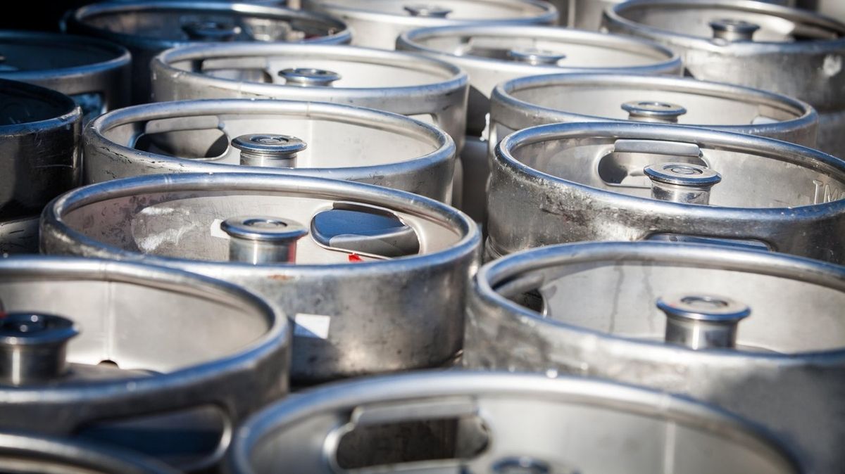 Velká pivní loupež: Zloději ukradli 700 litrů piva z potopeného vraku lodi